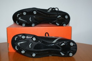 Бутсы NIKE PHANTOM GT2 CLUB FG/MG 42