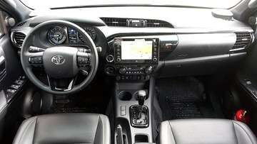 Toyota Hilux VIII Podwójna kabina Facelifting 2.8 D-4D 204KM 2023 Toyota Hilux 2.8 D-4D Double Cab Invincible 4x4, zdjęcie 9