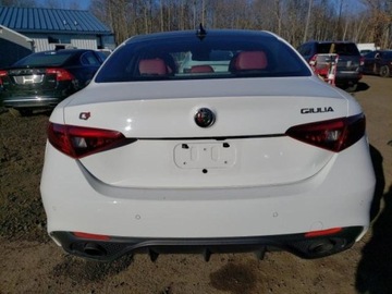 Alfa Romeo Giulia II Sedan Facelifting 2.0 Turbo 280KM 2020 Alfa Romeo Giulia ti, 2020r., 4x4, 2.0L, zdjęcie 5