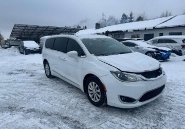 Chrysler Pacifica II 2017 Chrysler Pacifica 2017 Chrysler Pacifica 3.6L - w Polsce po oplatach i akc