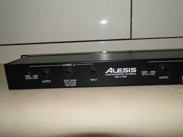 ФЛАГМАНСКИЙ ПРОЦЕССОР-КОМПРЕССОР-ЛИМИТЕР ALESIS 3630. МЕГА-СДЕЛКА.