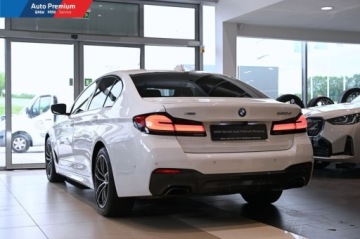 BMW Seria 5 G30-G31 Limuzyna Facelifting 2.0 520d 190KM 2021 BMW Seria 5 520d xDriveFV23M Pakiet SportowyAdaptacyjne Reflektory LED, zdjęcie 20