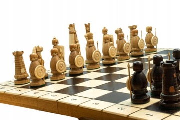 SZACHY RZEŹBIONE NA PREZENT DREWNIANE 55X55