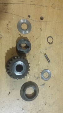 Левая звездочка Yamaha ylm 453sbe Je 65 146cc