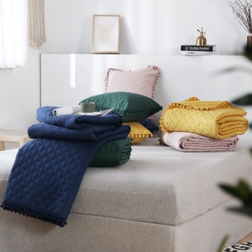 ПОМПЫ ГОРЧИЧНЫЕ СТЕГАНЫЕ ИЗГОЛОВЬЯ 200Х220 ПОМПУ