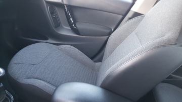 Citroen C3 II Hatchback facelifting 1.6 e-HDi 92KM 2015 CITROEN C3 II 1.6 HDi 92 KM z Niemiec Klima Navi, zdjęcie 14