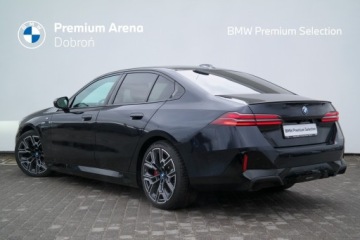 BMW Seria 5 G90-91 2024 BMW 550 BMW 550e M Professional M Pro HAK Adaptive, zdjęcie 3