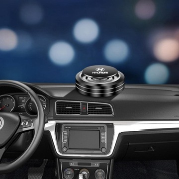 Автомобильный ароматизатор с логотипом Hyundai.