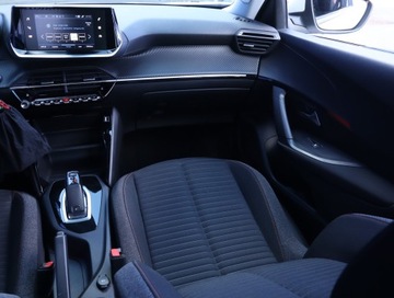 Peugeot 2008 II SUV 1.2 PureTech 130KM 2020 Peugeot 2008 1.2 PureTech, Salon Polska, zdjęcie 7