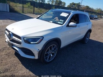 Mercedes GLC C253 2020 Mercedes-Benz GLC 2020 r.,2,0L 300 4MATIC 2.0 Benzyna 255KM, zdjęcie 2