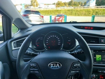 Kia Ceed II Hatchback 5d Facelifting 1.4 DOHC 100KM 2015 Kia Cee&#039;d Bezwypadkowy, kompletna dokumentacja, zdjęcie 10