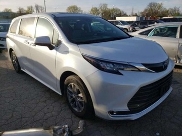 Toyota Sienna III 2024 Toyota Sienna 2024, 2.5L, 4x4, XLE, po gradobiciu 2.5 Hybryda 245KM, zdjęcie 3