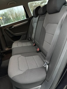 Volkswagen Passat B7 Variant 1.6 TDI CR DPF BlueMotion 105KM 2011 Volkswagen Passat B7 1.6TDI 2011r Nawigacja, zdjęcie 7