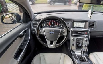 Volvo V60 I Kombi Facelifting 2.0 D4 DRIVE-E 181KM 2015 Volvo V60 Volvo V60 D4 Ocean Race 2.0 Diesel 181KM, zdjęcie 30