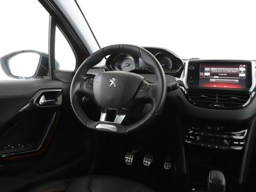 Peugeot 2008 I SUV Facelifting 1.2 PureTech 110KM 2016 Peugeot 2008 lift klima auto navi panorama, zdjęcie 15