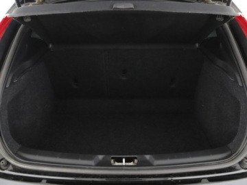 Volvo V40 II Hatchback Facelifting 1.5 T3 152KM 2017 Volvo V40 Momentum automat T3 navi kamera tempomat, zdjęcie 19