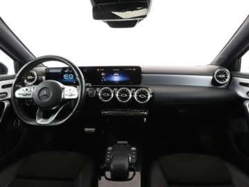 Mercedes Klasa A W177/V177 Sedan Plug-In 1.3 250 e 218KM 2020 Mercedes A 250 phev panorama automat virtual amg, zdjęcie 15