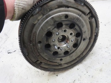 KOLO DVOUHMOTNÉ DVOUHMOTA MERCEDES W205 A6510300107