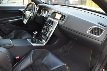 Volvo V60 I Kombi Facelifting 2.0 D4 DRIVE-E 190KM 2018 Volvo V60 2,0D4 190Km R-Design Alcantara Led Navi, zdjęcie 10
