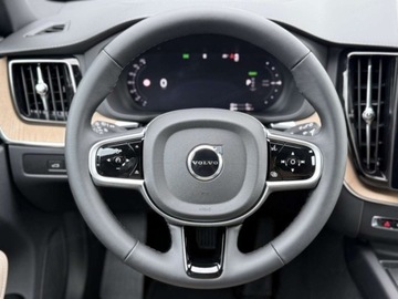 Volvo XC60 II 2026 VOLVO XC60 B5 AWD Plus Dark Suv 2.0 (264KM) 2026, zdjęcie 4