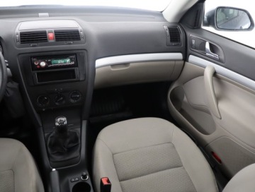 Skoda Octavia II Hatchback 1.6 i 16V FSI 115KM 2008 Skoda Octavia 1.6, Salon Polska, Serwis ASO, zdjęcie 7