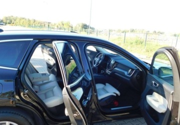 Volvo XC60 II Crossover D4 190KM 2020 Volvo XC 60 z Gwarancja Bezowa Skora Podgrzewana Kamera 2.0 Diesel 190KM, zdjęcie 4