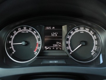 Skoda Rapid II Liftback Facelifting 1.6 TDI CR 115KM 2017 Skoda Rapid rata brutto od 1 680 zł / Klimatyzacja, zdjęcie 15