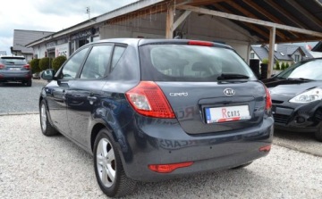 Kia Ceed I Hatchback 5d Facelifting 1.6 DOHC CVVT 126KM 2011 Kia Ceed 1.6 benzyna - Nawigacja - Climatronic - OPLACONY 1.6 Benzyna, zdjęcie 2