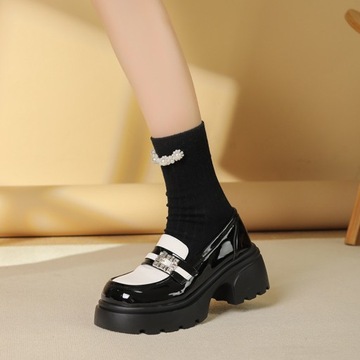 УДОБНАЯ ЧЕРНАЯ КОЖАНАЯ ЖЕНСКАЯ ОБУВЬ НА ТОЛСТОЙ ПОДОШВЕ