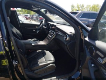 Mercedes GLC C254/X254 2022 Mercedes-Benz GLC 300, 2022r., 4x4, 2.0L 2.0 Benzyna 255KM, zdjęcie 6