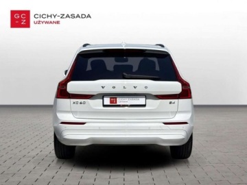 Volvo XC60 II 2022 Volvo XC 60 2.0 Benzyna 197KM, zdjęcie 3