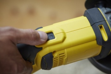 STANLEY V20 ШЛИФОВАЛЬНАЯ МАШИНА 18В 125мм 2х4Ач SFMCG400M2
