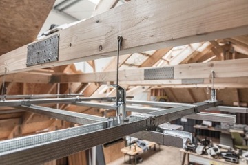 Вешалка поворотная с пружиной, профиль CD GK, 100 шт.