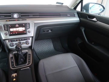 Volkswagen Passat B8 Variant 2.0 TDI 150KM 2015 VW Passat 2.0 TDI, 1. Właściciel, VAT 23%, Navi, zdjęcie 7