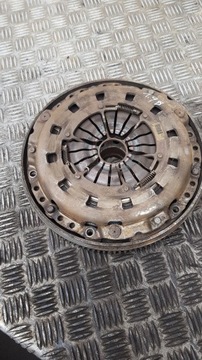 BMW E39 520 2.0 R6 KOLO DVOUHMOTNÉ PŘÍTLAČÁK