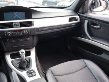 BMW Seria 3 E90-91-92-93 Touring E91 2.0 320d EfficientDynamics 163KM 2011 BMW 3 320 d, Navi, Xenon, Klima, Klimatronic, zdjęcie 7