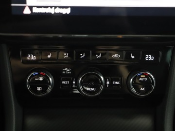 Skoda Superb III Scout 2.0 TDI SCR 200KM 2023 Skoda Superb Sportline | Panorama | Hak | Kamera 3, zdjęcie 19