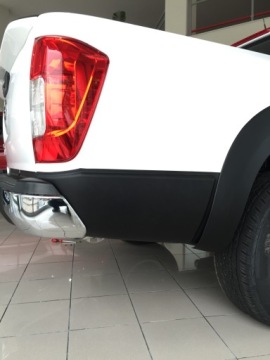 Накладки на двери Nissan Navara D23 NP300