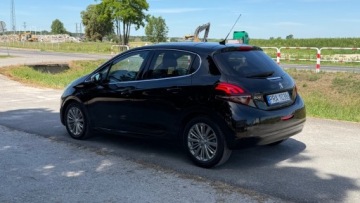Peugeot 208 I Hatchback 5d Facelifting 1.2 PureTech 110KM 2019 Peugeot 208 Raty 1.2 benz 110 KM Automat 45Tys km automat Panorama Navi G, zdjęcie 26