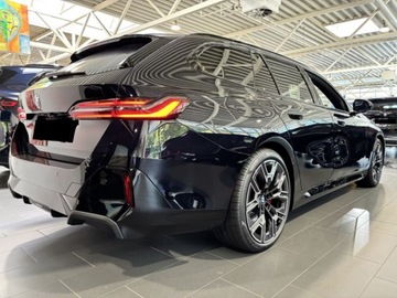 BMW Seria 5 G90-91 2025 BMW Seria 5 Touring 540d xDrive Sport Combi 3.0 (303KM) 2025, zdjęcie 2