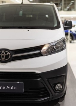 Toyota 2022 Toyota Proace Verso Proace Verso 9 osobowy 2.0 D-4D Long 2,8t 2.0 Diesel, zdjęcie 12