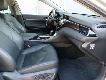 Toyota Camry IX Sedan 2.5 Hybrid Dynamic Force 218KM 2019 Toyota Camry 2.5 Hybrid Comfort CVT 2.5 Hybrid Com, zdjęcie 12