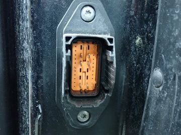 DVEŘE LEVÝ PŘEDNÍ KOMPLETNÍ EVROPA MERCEDES ML W164 08R