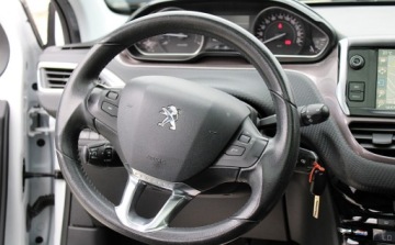 Peugeot 2008 I SUV 1.2 PureTech 110KM 2015 Peugeot 2008 Zarejestrowany Wyposazony 1.2 Benzyna 110KM, zdjęcie 15