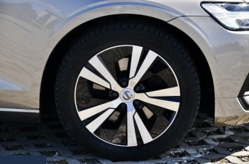 Volvo V60 II  2020 Volvo V60 B3 2.0 benzyna B Geartronic Momentum 163KM 2020r, zdjęcie 9
