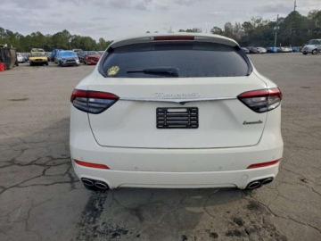 Maserati Levante 2022 Maserati Levante GT, 2022r., 4x4, 3.0L 3.0 Benzyna 345KM, zdjęcie 5