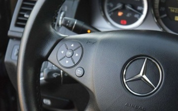 Mercedes Klasa C W204 Limuzyna 1.8 200 CGI BlueEFFICIENCY 184KM 2009 Mercedes-Benz Klasa C 1.8 Kompresor Automat PDC Sprowadzony 1.8 Benzyna, zdjęcie 37