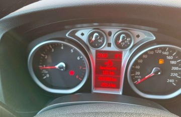 Ford Focus II Hatchback 5d 1.6 Duratec Ti-VCT 115KM 2010 Ford Focus 1,6 Ben Climatronic 116 km 1.6 Benzyna 116KM, zdjęcie 14