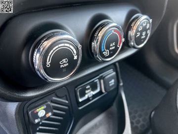 Jeep Renegade SUV 1.6 E-TorQ 110KM 2017 Jeep Renegade Black WeekendLPG-Salon PL- Sliczny kolor - Mat 1.6 110KM, zdjęcie 21