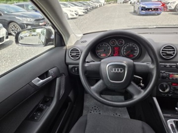 Audi A3 8P Hatchback 3d 1.6 102KM 2006 Audi A3 Sportback 1.6 Benzyna 102KM Automat Klimatronic Zadbany 1.6 Benzyna, zdjęcie 13